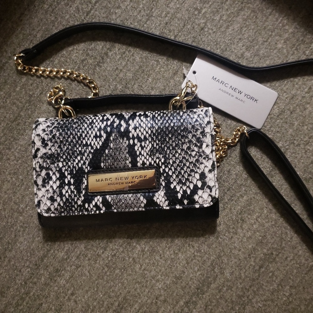 Wallet crossbody